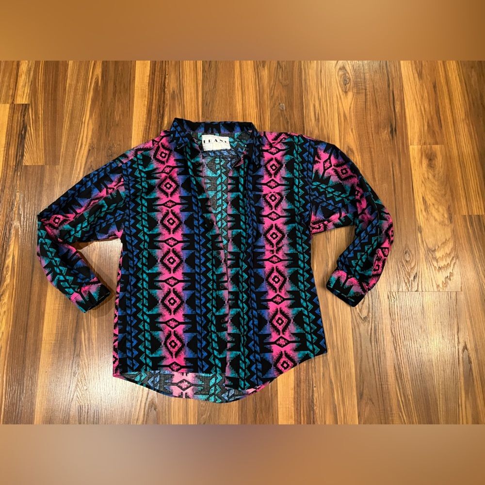 VTG Made USA Cowboy Cut Regular Fit large Tails Bright Colors Western